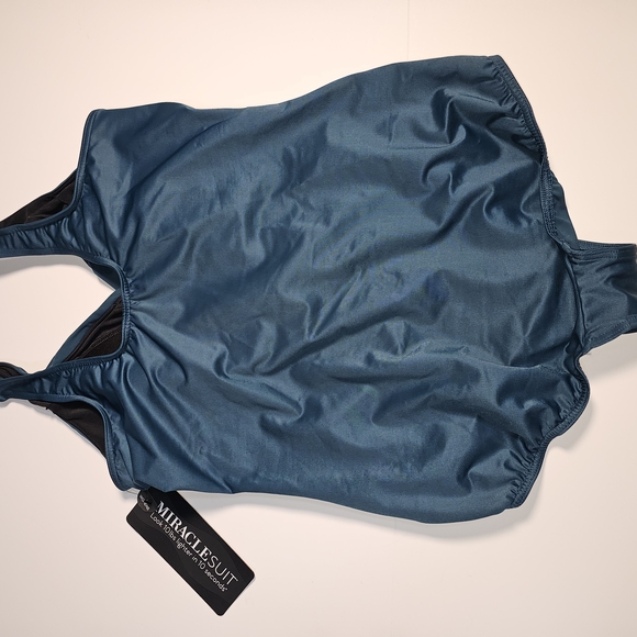 Miraclesuit Illusionist Crossover With Mesh One-Piece Swimsuit Nova Green Sz 20W - Picture 5 of 10